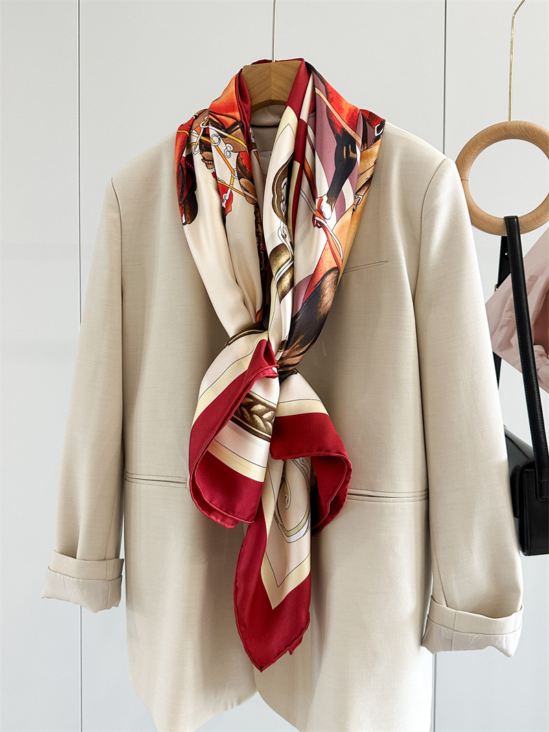 Travel Accessories Neck - Écharpe en soie motif cheval de