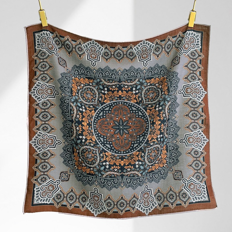 Foulard carré Central Compass  - Travel Accessories Neck avis et prix
